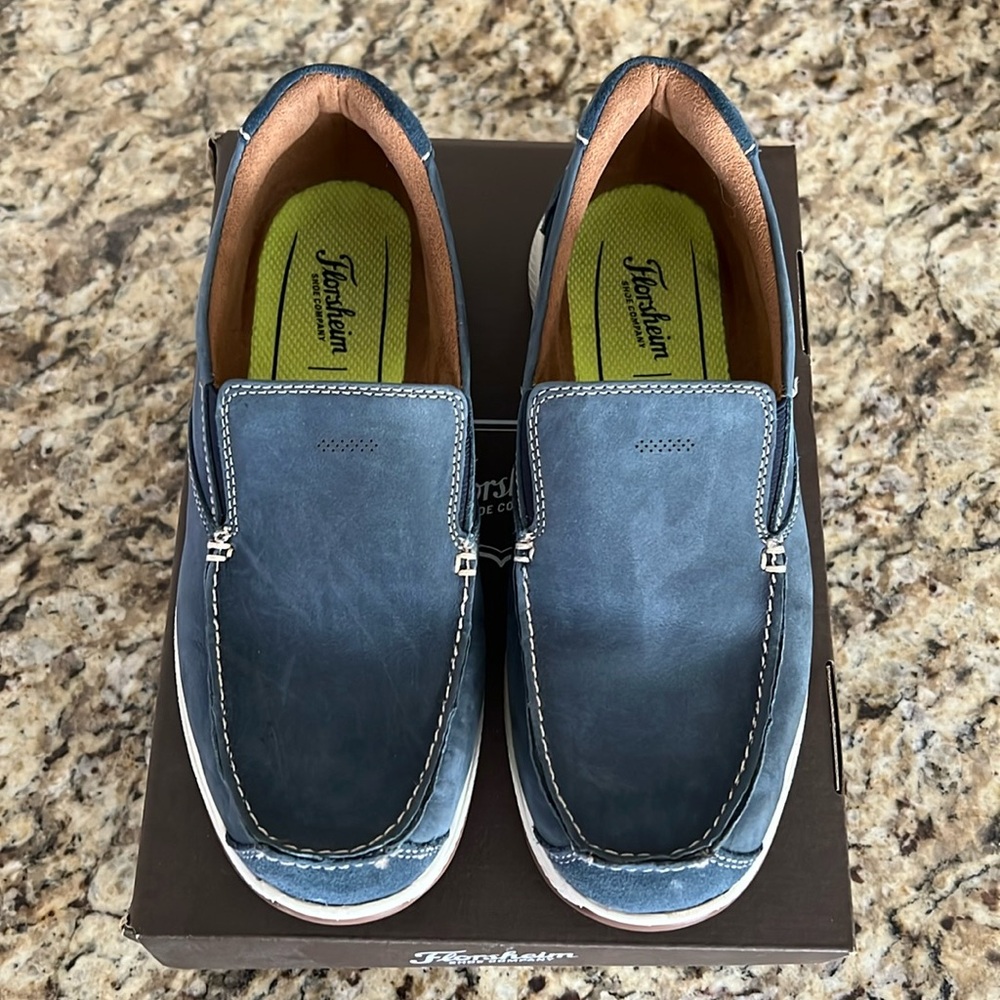 ✨Like new big boys Florsheim Great Lakes slip on shoes✨